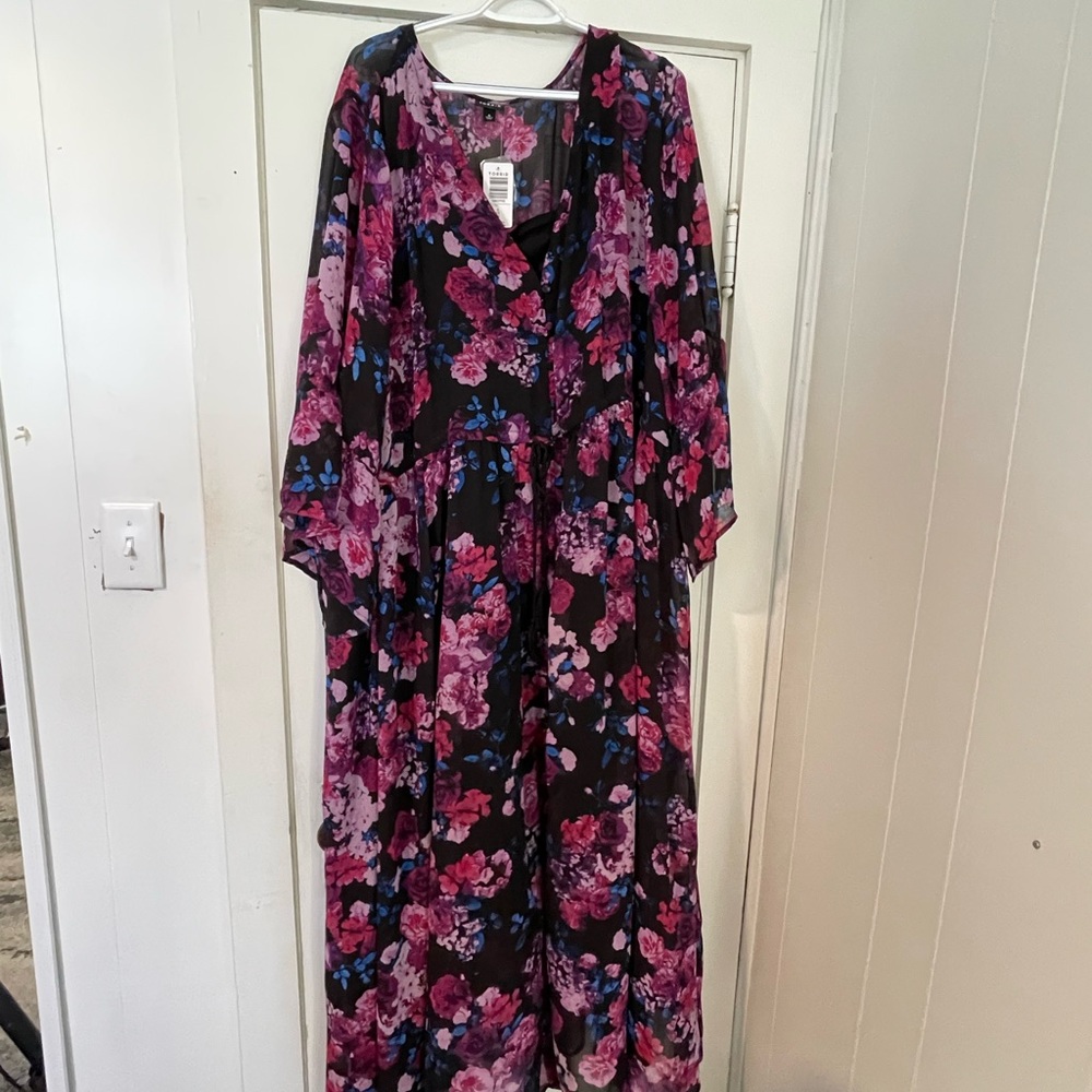 Torrid size 6 NWT maxi dress